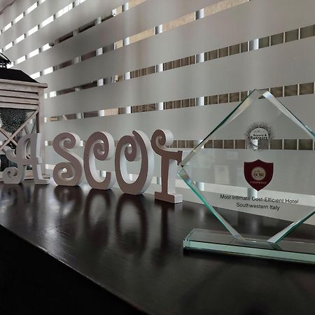 Hotel Ascot كايانيلو المظهر الخارجي الصورة