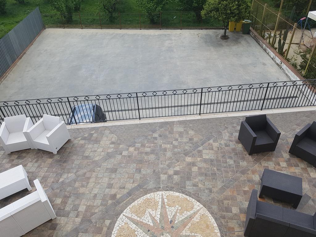 Hotel Ascot كايانيلو المظهر الخارجي الصورة