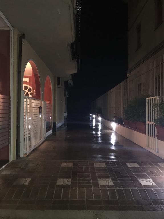 Hotel Ascot كايانيلو المظهر الخارجي الصورة