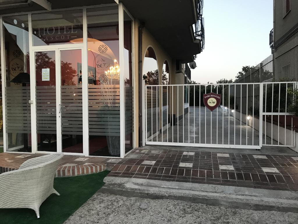 Hotel Ascot كايانيلو المظهر الخارجي الصورة