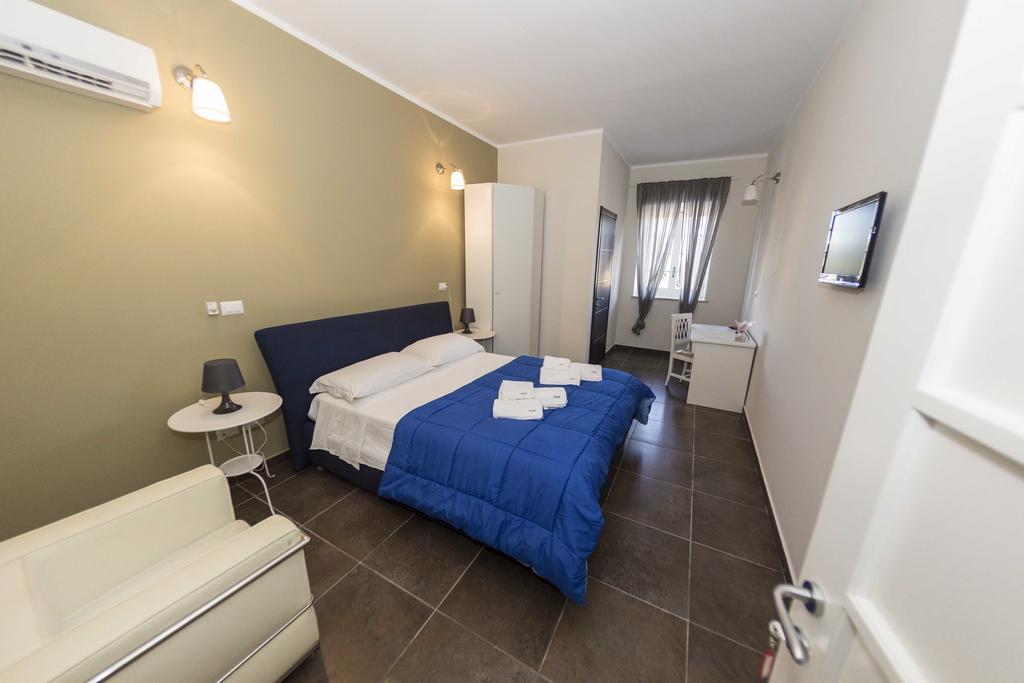 Hotel Ascot كايانيلو الغرفة الصورة