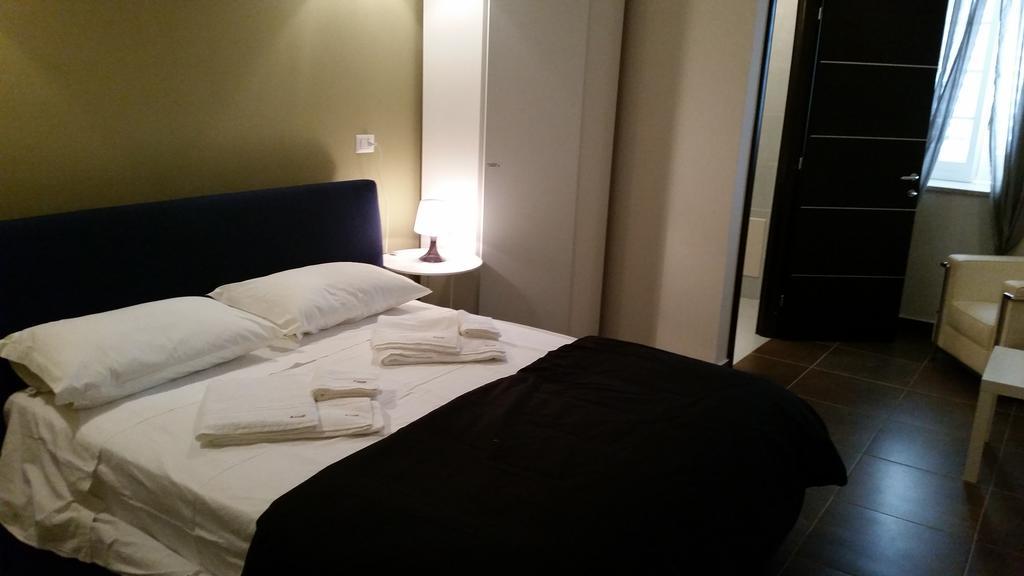 Hotel Ascot كايانيلو الغرفة الصورة