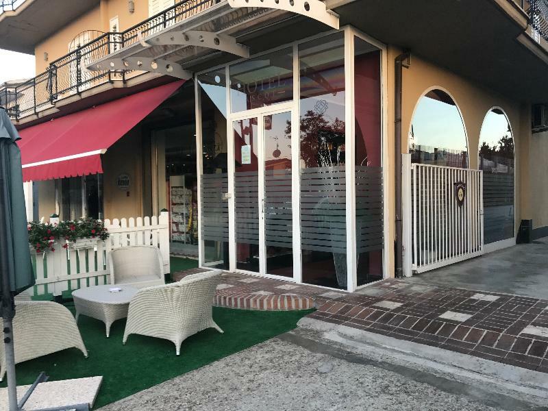 Hotel Ascot كايانيلو المظهر الخارجي الصورة